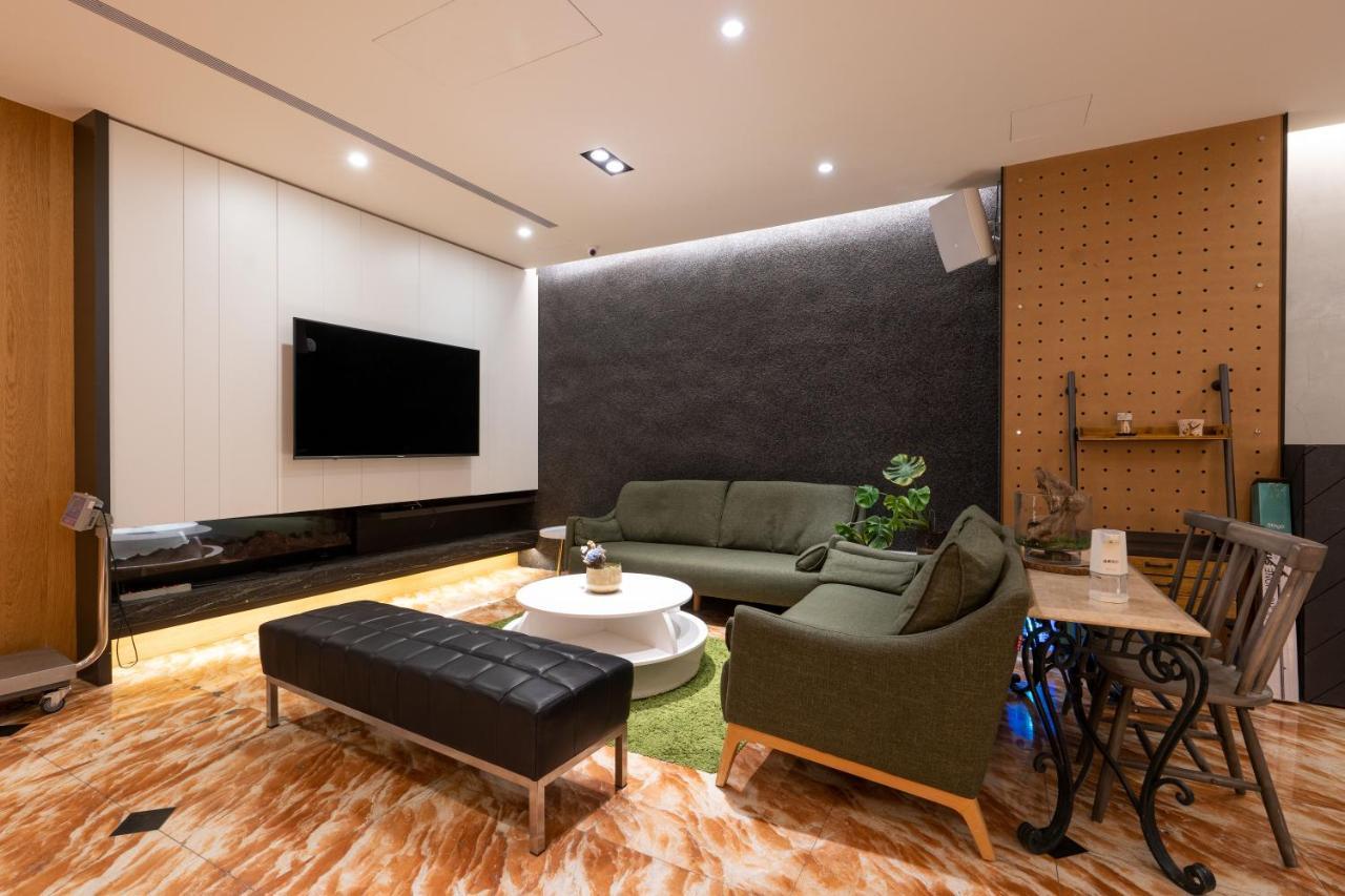 Hub Hotel Zhongli Taoyuan Exteriör bild